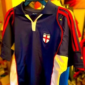 Sharp looking Men's large England jersey.